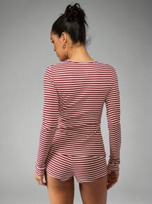 MISSGUIDED Ensemble de vêtements de détente côtelés rayés rétro, Top à manches courtes, short taille haute. Tenue décontractée et confortable pour les vacances, les stations balnéaires. Idéal pour Noël - Rouge et Blanc - Voir 2