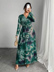 Modelyn Plus Size Elegant Floral All-Over Print Twist Front Dress - Green - View 3