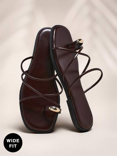 SHUZIA 宽版女式亮面咖啡色金色装饰环趾丁字拖鞋 - 加大码，时尚优质优雅