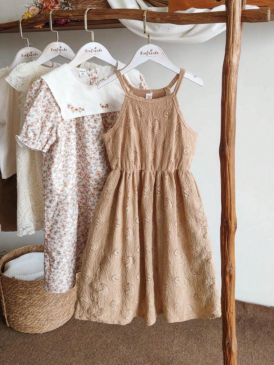 SHEIN Vestido de tirantes bordado con diseño distintivo y de tejido de punto hueco para niñas en verano - Café - Ver 1
