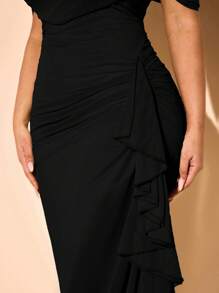SHEIN BAE Plus Size Women's Green Sleeveless Sweet Solid Color Sexy Draped Neck Ruffled Hem High Slit Maxi Dress For Summer,Wedding Guest Dress/ Plus Size Bodycon Maxi Dress/ Plus Size Off The Shoulder Maxi Dress/ Elegant Black Maxi Dress Plus Size/ Curve Maxi Dress - Black - View 6