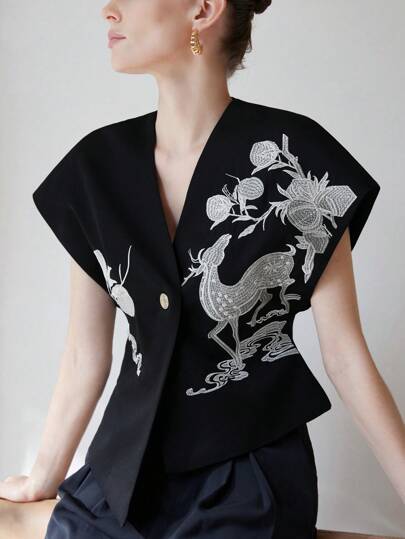 Aveloria Modichic 女式上衣，时尚设计，刺绣细节，收腰，不对称下摆