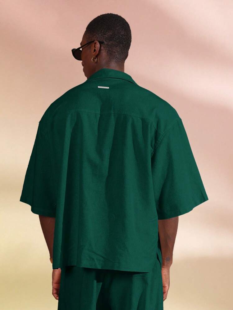 Camisa casual com botões e manga curta estilo linho