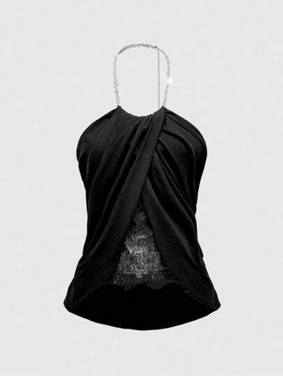 Top fasciante canottiera con ruches, patch in pizzo e schiena scoperta, nello stile Y2K