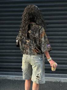 SHEIN EZwear 男士休闲宽松V领短袖网眼T恤，适合夏季运动街头潮流，迷彩树枝和数字01印花 - 彩色 - 查看 2