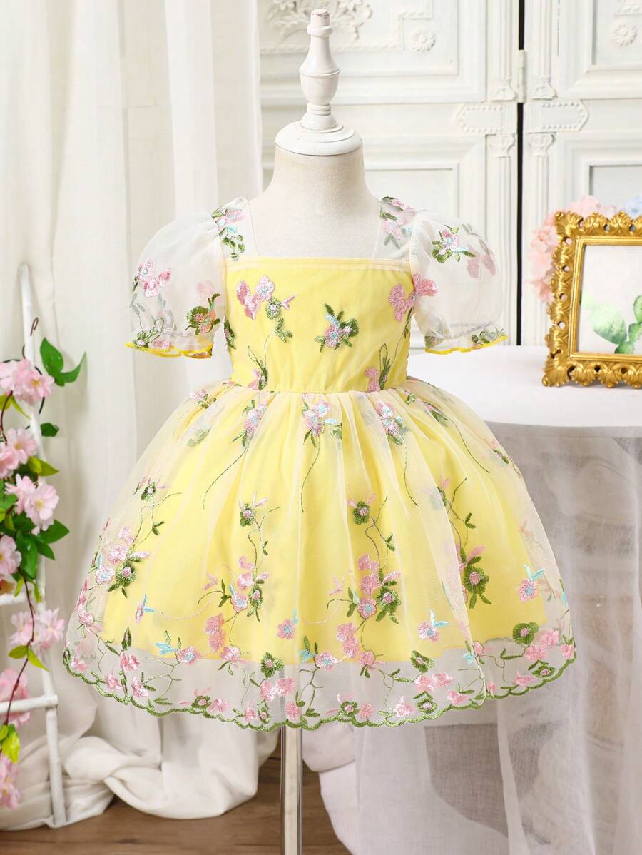 SHEIN Glamorique Kids Váy công chúa hoa lưới tay bồng màu hồng thanh lịch cho bé gái mùa xuân/hè