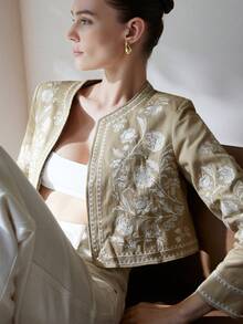 Aveloria Modichic Stylish Unique High-End Colorblock Short Jacket For Women, Featuring Elaborate Embroidery Pattern And Round Neck, Versatile Design