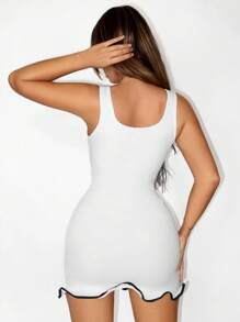 Sirith Vestido mini ajustado con ribete de contraste, elegante para el verano