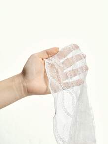 ROMWE Grunge Punk Y2K 复古圆领无袖连帽衫下摆不对称十字链印花世界末日风格背心 - 白色 - 查看 11