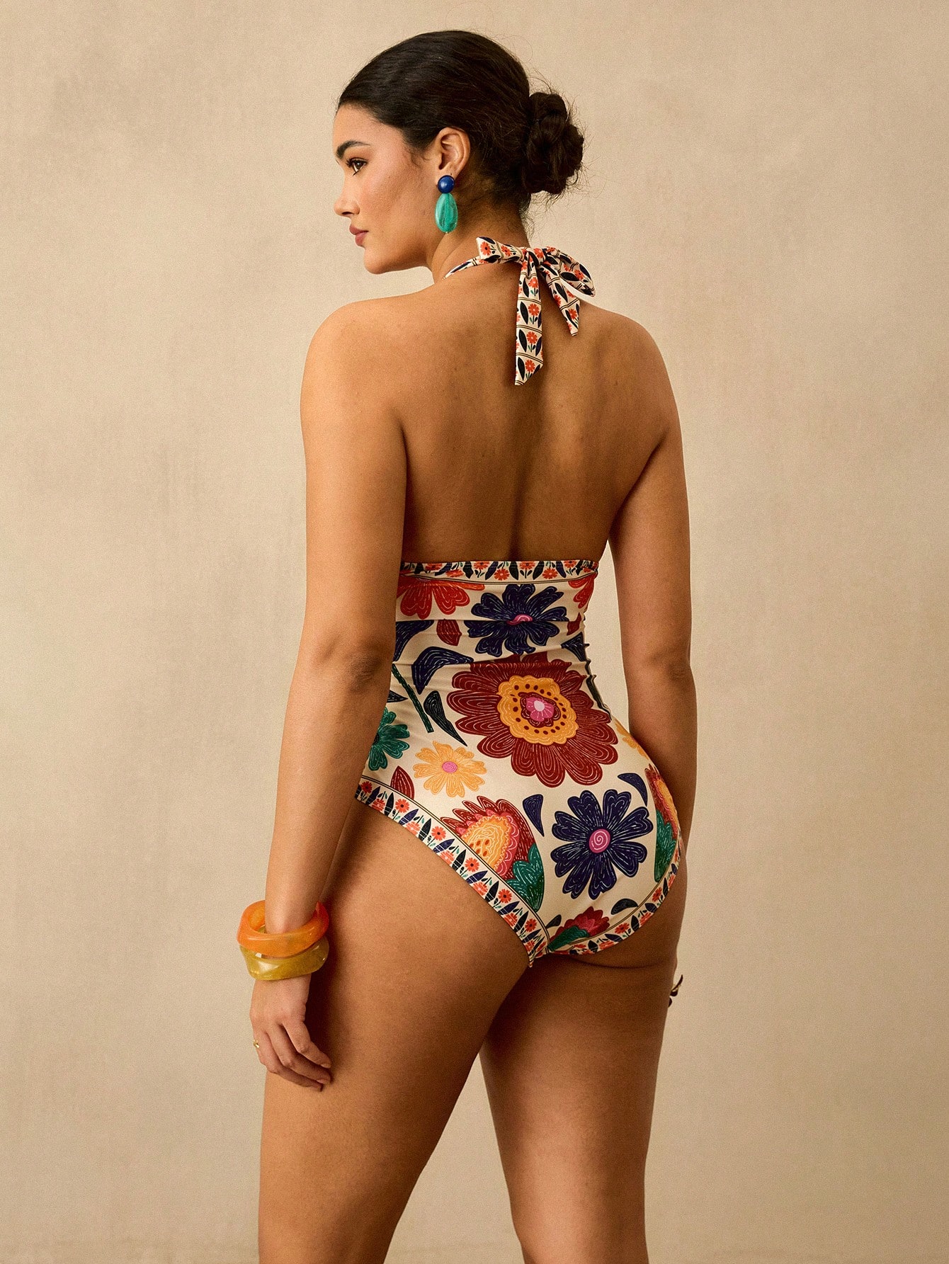 Travachic Maiô de uma peça, decote em V, costas abertas, estampa floral colorida de estilo boêmio tropical para a praia, Plus Size, para verão, para mulheres - Multicolorido - Visão 3