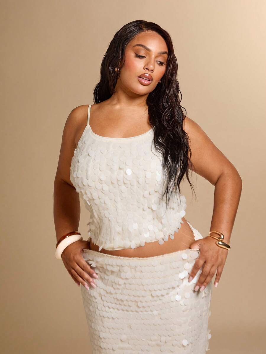 SHEIN BAE 大码女式纯色亮片优雅时尚吊带背心，音乐节吊带上衣，机场、生日、夜店、外出、节日、锐舞派对等场合性感又优雅，毕业季也适用 - 白色 - 查看 1