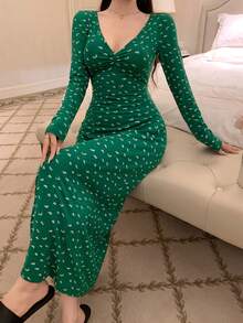 DAZY Váy ngủ dài cổ chữ V họa tiết hoa nhỏ xinh xắn, thiết kế dây rút, mặc mùa thu, mùa đông - màu xanh lá - Xem 3