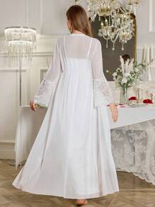 SHEIN Luxury 3D Lace Trim Robe And Nightgown Set, White Robe Wedding Pajamas For Woman, Bride Robe Set - White - View 2