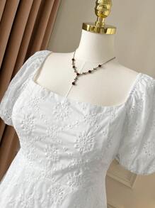 DreamSkyne 大码女式优雅梭织短袖纯色镂空刺绣后背系带白色衬衫 - 白色 - 查看 4