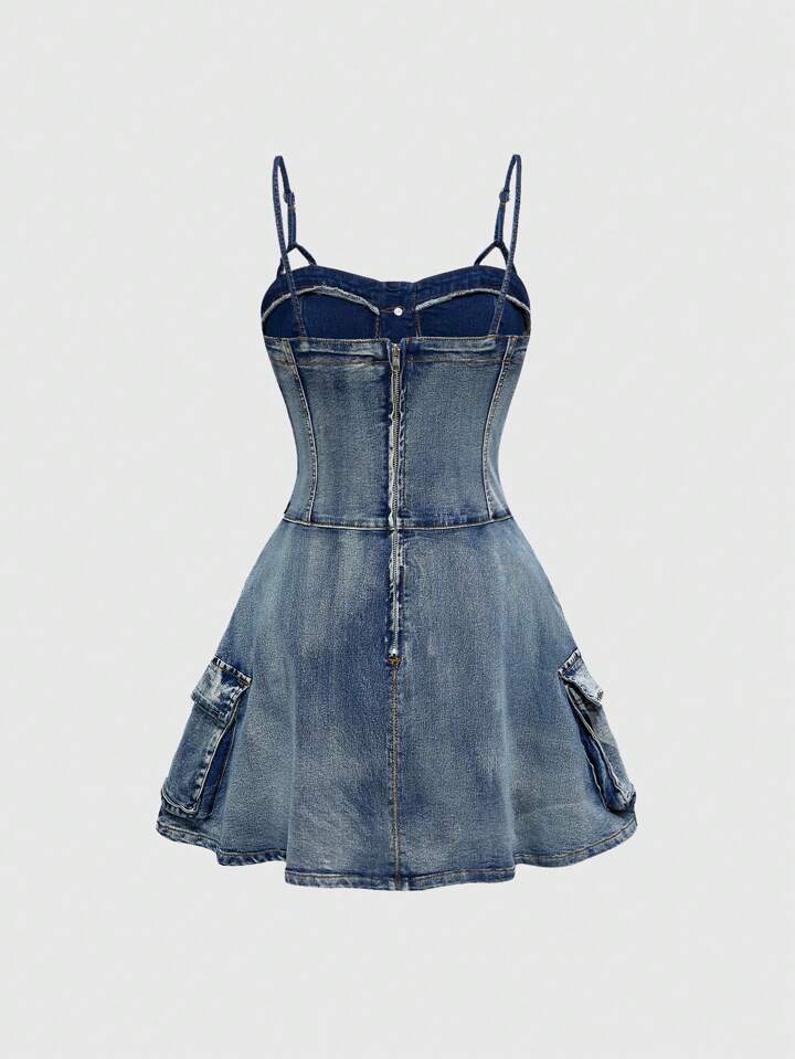 Our ROMWE Avant Y2K Vintage Washed Low Waist Mini Denim Slip Dress With  Zipper is such a vibe - ROMWE