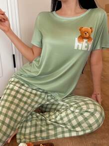 SHEIN Conjunto de pijama de manga corta con estampado a cuadros verdes frescos y diseño lindo de oso