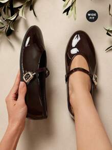 SHUZIA 宽版女式黑色带扣宽口圆头亮面棕色玛丽珍平底鞋 - 奢华感 - 适合办公室到晚餐 - 棕色 - 查看 1