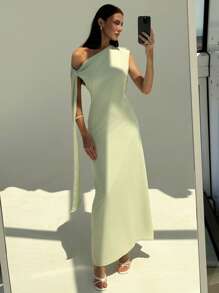 Aloruh Minimalist Commuter Elegant Green Fitted Long Dress With Shoulder Strap