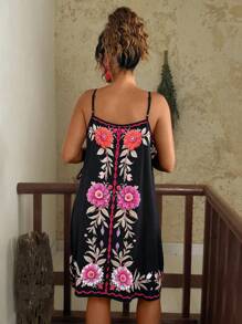 Travachic 大码女式黑色热带植物印花裹身连衣裙，系带V领短吊带，非常适合夏季度假、海滩穿着和短途城市旅行。 - 黑色 - 查看 2