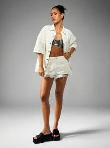 MISSGUIDED Camicia di jeans oversize con bottoni e maniche corte, ideale per l'estate, il resort, i festival e l'abbigliamento casual di tutti i giorni - Bianco - Visualizzare 5