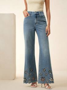 Anewsta 女士优雅喇叭蓝色牛仔裤，带刺绣和镂空细节，带口袋
