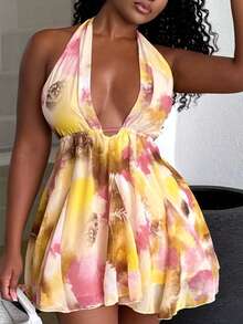 Alexandranx 新款春夏休闲度假挂脖深V领收腰A字下摆黄底红花编织露背女式迷你连衣裙-A - 黃色 - 查看 2