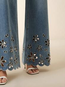 Anewsta 女士优雅喇叭蓝色牛仔裤，带刺绣和镂空细节，带口袋