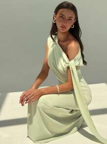 Aloruh Minimalist Commuter Elegant Green Fitted Long Dress With Shoulder Strap