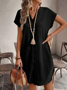 SHEIN Tall CURVE Vestido informal de talla grande para vacaciones con cuello en pico y botones frontales de unicolor - Negro - Ver 5