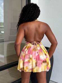 Alexandranx 新款春夏休闲度假挂脖深V领收腰A字下摆黄底红花编织露背女式迷你连衣裙-A - 黃色 - 查看 5