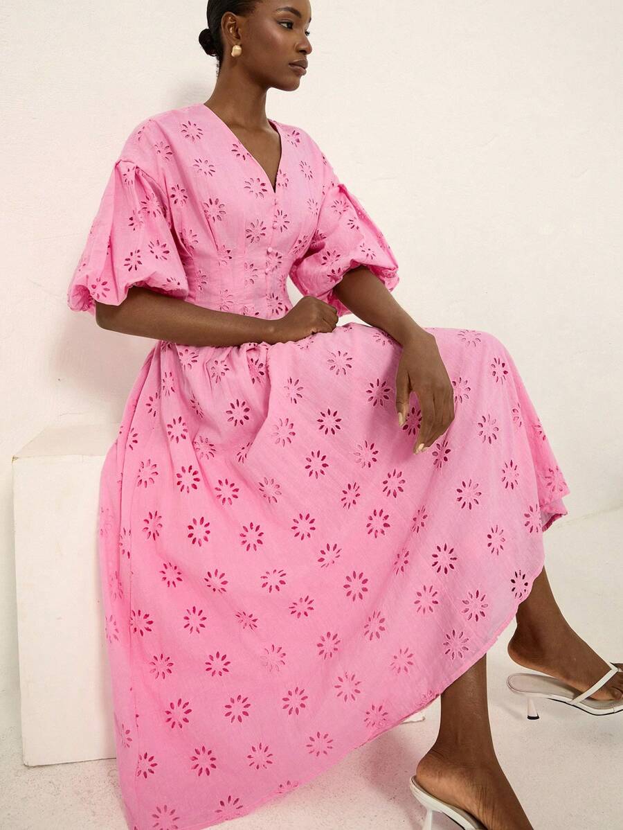 Aveloria Rosie 精致刺绣灯笼袖连衣裙，V领，收腰设计，优雅别致的连衣裙，百搭 - 粉色 - 查看 1