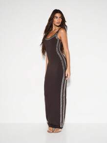 KIZN 铆钉长裙，长款及地晚礼服，修身无袖，特殊场合时尚连衣裙，金属装饰，迷人侧面细节 - 咖啡棕 - 查看 1