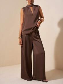 Zivah Set de 2 piese: Bluză fără mâneci cu volane și guler înalt și pantaloni de costum, din material satinat maro cu aspect de raion, asemănător inului, potrivit pentru festivaluri de muzică, Paște, Ziua Sfântului Patrick, stil occidental, stil nomad, petreceri de ziua de naștere, absolviri, stil universitar, ținute casual de zi cu zi, vacanță, călătorii în croazieră, plajă, bronzare, la modă, ținute streetwear, stil boem pentru invitați la nuntă, naveta, brunch, ținute de aeroport. - Maro - Vizualizare 4