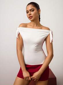 Hanevo Camiseta deportiva ceñida de estilo minimalista y artístico único, de diseño con lazo y escote bardot en contraste de color blanco y rojo, nueva para el verano - Blanco - Ver 3
