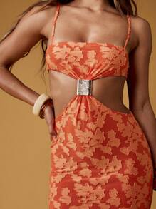 MISSGUIDED Maxikleid mit Ausschnitten, bodenlang, ärmelos, figurbetonend, Abendkleid mit goldenen Metallschnallen, formelle Party und Gelegenheitskleidung