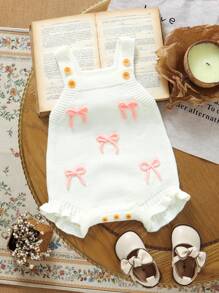 SHEIN Playful Pals 一件甜美风婴儿针织吊带连体衣，白色带粉色蝴蝶结和荷叶边装饰，女婴针织连体衣，带蝴蝶结，女婴连体衣，打结婴儿毛衣连体衣，女婴秋冬款 - 白色 - 查看 6