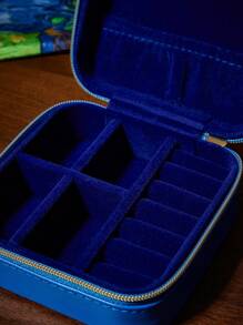 SHEIN Touch of Art 1 件装鸢尾花图案 PU 皮革便携式旅行首饰收纳盒，配有 3 个项链挂钩、戒指收纳隔层和其他收纳隔层，适合居家收纳、旅行、通勤使用，适合女性、女孩、青少年，文森特·梵高风格，艺术气息浓郁，优雅别致，适合夏季、春季、海滩、度假等场合。 - 藍色 - 查看 5