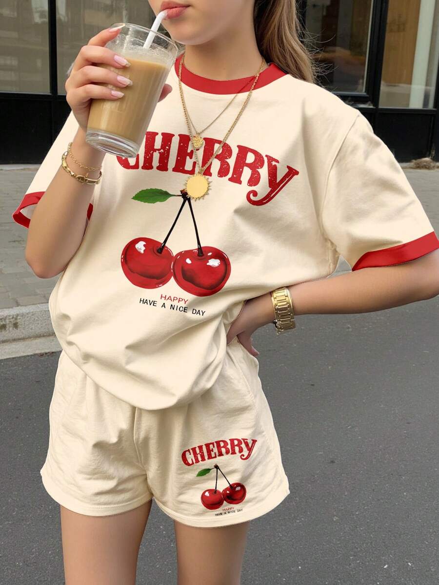 SHEIN 复古樱桃图案，奶油白色，休闲简约少女宽松圆领短袖 T 恤和短裤 2 件套，适合春夏、清凉夏季、度假氛围 - 彩色 - 查看 1