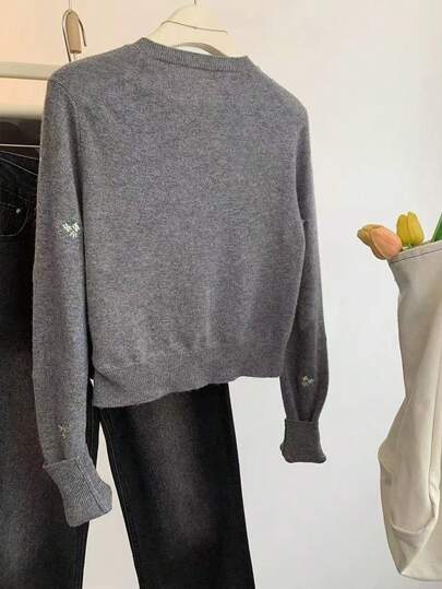 SHEIN Top elegante y único con bordados retro 2025 de talla grande con acabado de alta gama