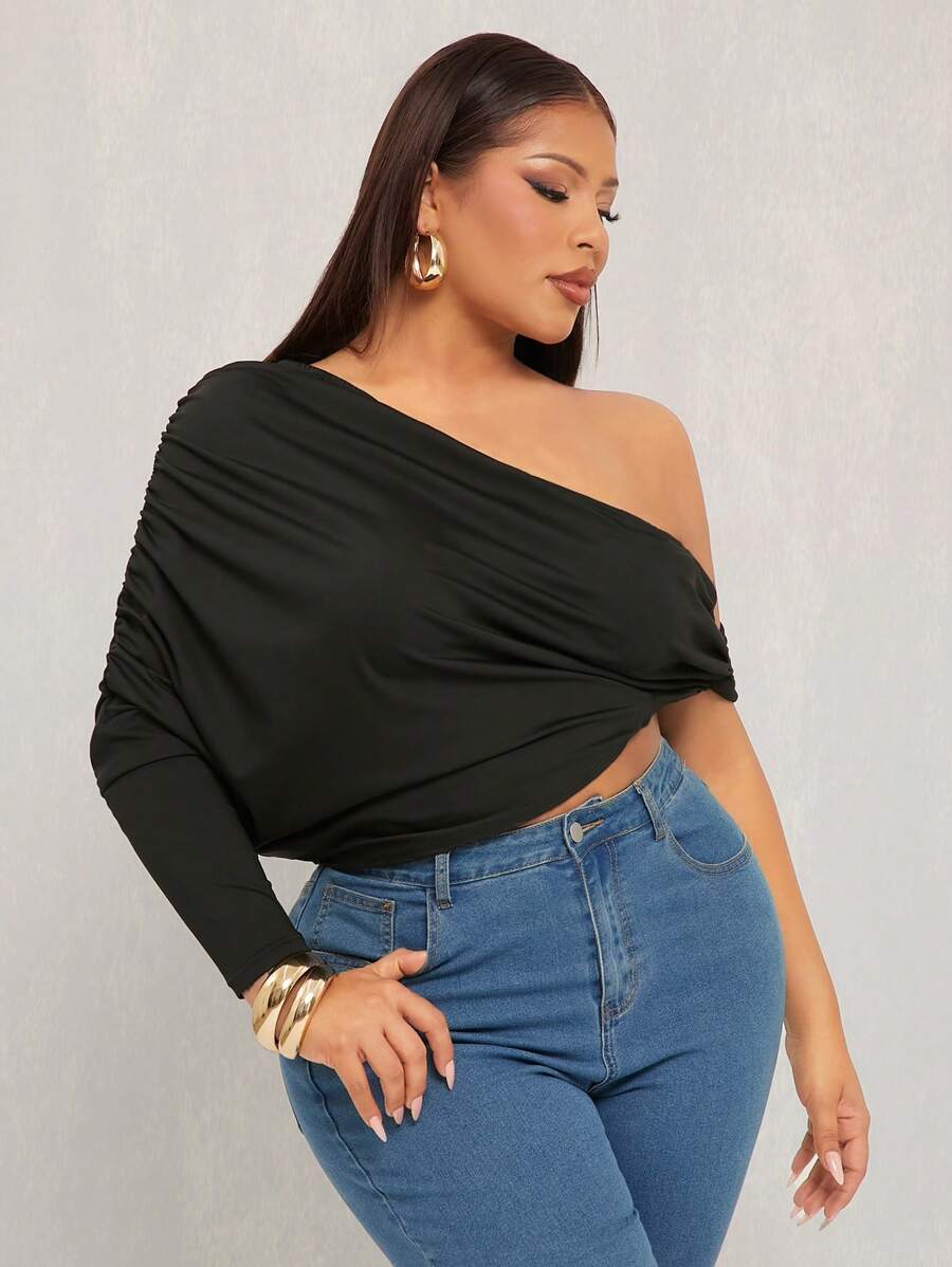 SHEIN X Phaith Montoya SHEIN SXY Blusa de hombros descubiertos elegante y sexy para mujer de talla grande, apta para uso diario - Negro - Ver 1