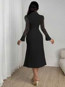 Modelyn Elegantes figurbetontes Kleid mit einfarbiger Knopfleiste, Meshstoff-Einsätzen und Langarm