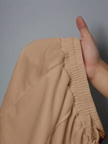 Slaydiva Bộ đồ thể thao cơ bản thường ngày mùa xuân hè mới, áo gile cổ chữ U có dây đeo + quần dài đến đầu gối với họa tiết răng cưa, quần nỉ trang trí màu trắng dành cho nữ, bộ hai mảnh cỡ lớn, bộ quần short hai mảnh cỡ lớn, trang phục mùa hè cỡ lớn cho nữ, bộ quần short màu be hai mảnh, trang phục quần short hai mảnh. - Màu Khaki - Xem 9