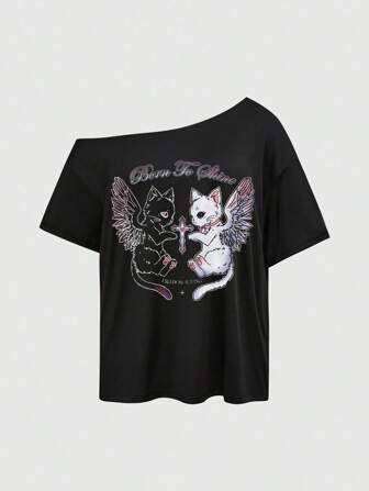 Kawaii Camiseta asimétrica de verano de estilo básico, vintage y de talla grande, con estampado de corazón de gato cruzado misterioso gótico, hombro asimétrico y diseño sólido en color negro