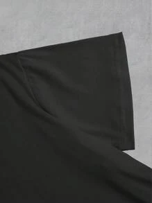 Glimmora Dark Souls Graphic Print Short Sleeve Casual Crew Neck T-Shirt For Men, Spring/Summer