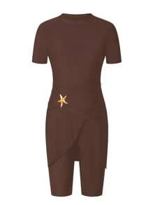 Swim Mulvari 全新夏季女式圆领短袖连衣裙，荷叶边下摆和海星装饰 + 纯色休闲度假 5 分钟短裤比基尼套装 - 棕色 - 查看 3