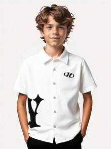 SHEIN 1 件青少年男孩休闲运动街头时尚白色翻领衬衫，纹理面料上有大字母图案，适合返校，适合生日派对、晚会、表演、婚礼、洗礼、开幕式，日常适合日常使用，适合上学，适合旅行，适合运动，适合春夏和秋季，适合白色上衣学校返校白色 T 恤 Y2k 上衣 - 白色 - 查看 2