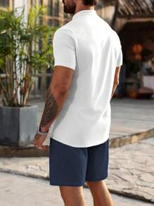 Manfinity Homme Conjunto de camisa y shorts sólido de estilo casual y versátil para hombre - Multicolor - Ver 2