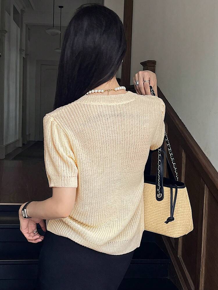 Women's Summer Solid Color Short Sleeve Cropped Knit Top, Round Neck Vacation