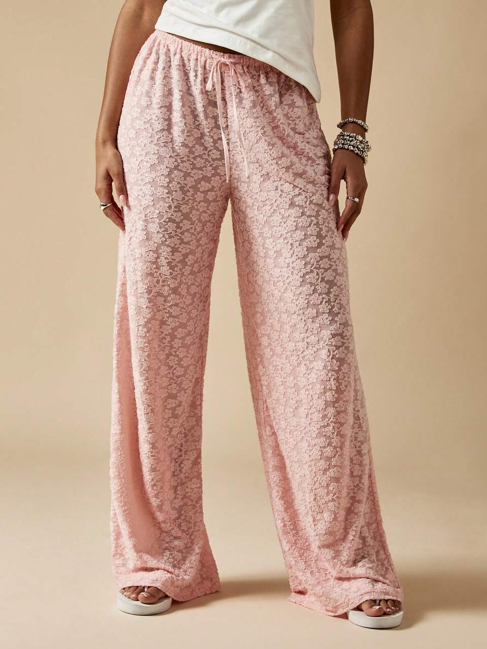 MISSGUIDED Pantalon ample de style palazzo en velours de luxe. Pantalon de détente avec cordon de serrage, confortable, idéal pour les fêtes et soirées. Bas doux et moelleux