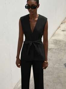 Aveloria Modichic 新款优雅百搭商务女装套装，深 V 领无袖缎面拼接腰带背心，搭配修身喇叭裤、及踝长裤 - 黑色 - 查看 5